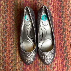 NWT BANDOLINO GREY GLITTER ROUND TOE HIGH HEELS